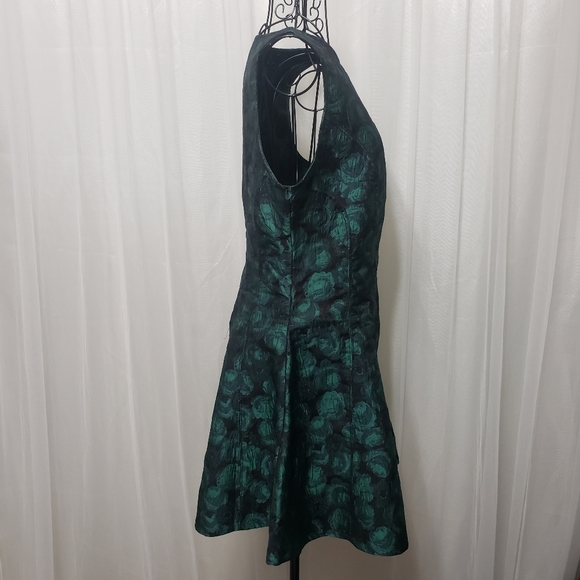 Honey Punch Sz M NWT Festivity Skater Dress - Picture 9 of 14